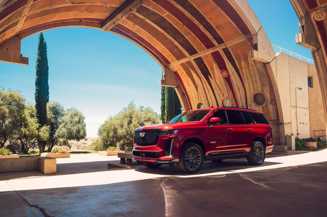 2023 Cadillac Escalade-V First Drive: 3 Rows, 3 Tons, 60 mph in