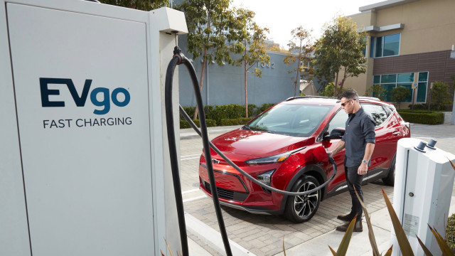 2022 Chevrolet Bolt EUV at EVgo fast-charging station