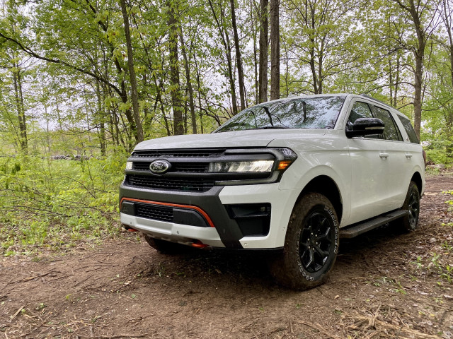 A refreshed look stamps the ends of every 2022 Expedition, with standard LED headlights and new bumpers, but the Timberline stands out the most with more black cladding and accents rimmed with orange. 