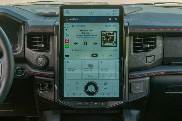How big is too big? A 15.5-inch touchscreen can now be had in the 2022 Expedition