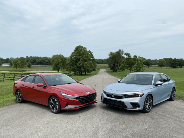 2022 Honda Civic vs. 2021 Hyundai Elantra: Compare Cars