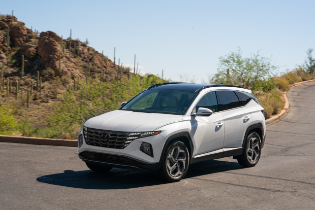 2022 Hyundai Tucson Hybrid vs. Toyota RAV4 Hybrid: Compare Crossover SUVs
