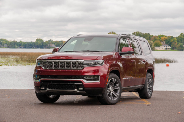 Redesigned Dodge Durango twinned with Jeep Wagoneer reportedly coming