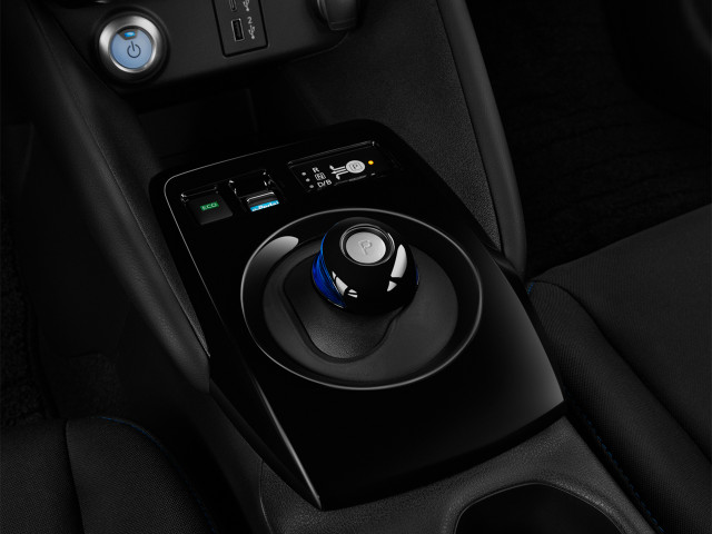 2022 Nissan Leaf SV Hatchback Gear Shift