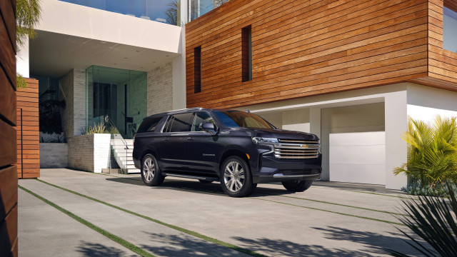 2023 Chevrolet Tahoe and Suburban add hands-free driving with