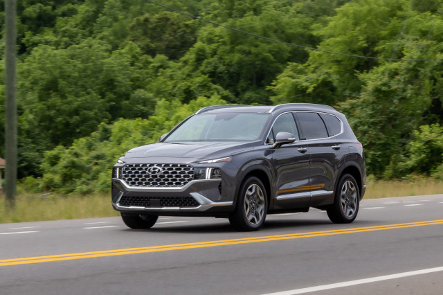 Hyundai expands recall of tow hitch to Santa Fe Santa Cruz