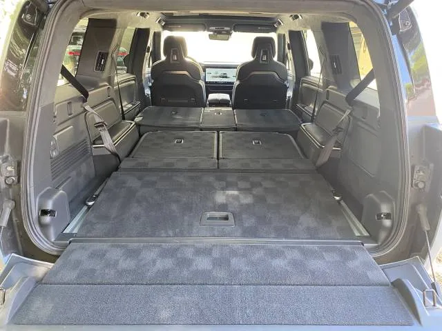 2023 Rivian R1S