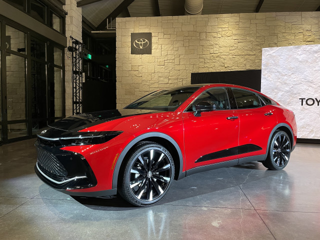 2023 Toyota Crown, 2023 Honda CR-V top this week's new car reviews