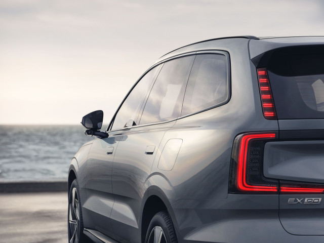 2024 Volvo EX90 electric SUV looks to brand's EV future