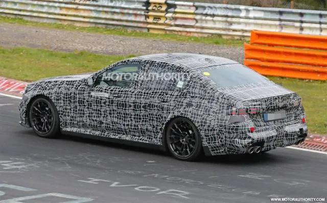 2025 BMW M5 spy shots and video