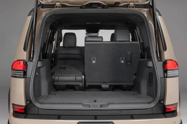 2025 Lexus GX debuts with 1.0-inch lift kit for Overtrails