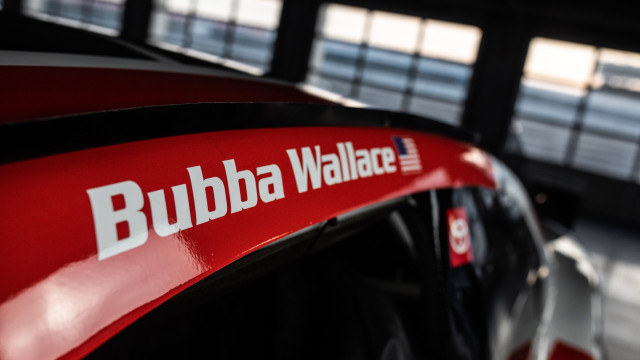 Michael Jordan S 23xi Nascar Team With Bubba Wallace Getting Netflix Documentary Series - roblox decal id for street racing unleashed