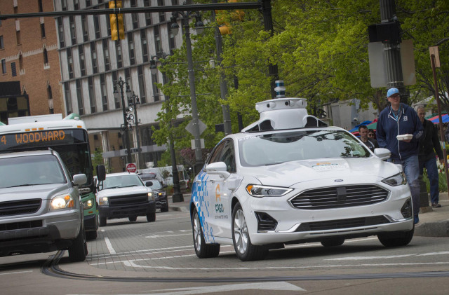 Florida will allow autonomous test cars to operate without a human backup driver