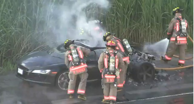 Audi R8 Burns To The Ground In Toronto: Video