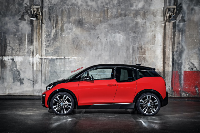 2020 Bmw I3 Vs 2020 Hyundai Kona Electric The Car Connection