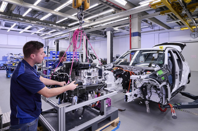 BMW iX5 Hydrogen production - Dec. 2022