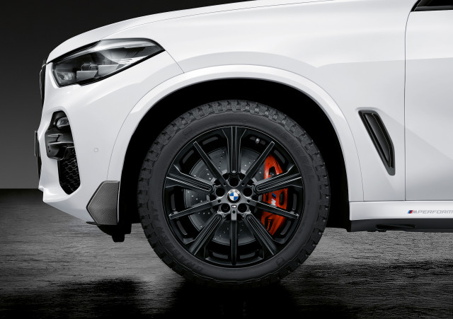 2019 BMW X5 M Performance parts "width =" 640 "height =" 451 "data-width =" 1024 "data-height =" 721 "data-url =" https://images.hgmsites.net/lrg/bmw- x5-series_100676397_l.jpg
