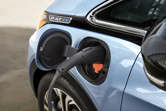 thumbnail image 2 of Chevy Chevrolet Volt Bolt Spark OEM Level 1 EV Charger – 120V 12A 24ft J1772, Used 2 of 2