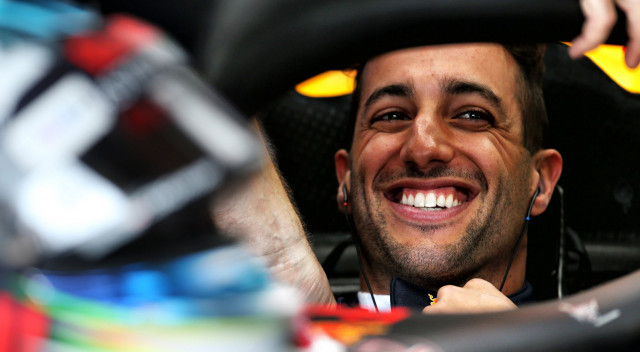 Carlos Sainz joins Ferrari F1 team, is replaced at McLaren by Daniel ...