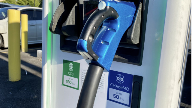 Electrify America hardware with CCS and CHAdeMO - Hood River, Oregon - July 2020