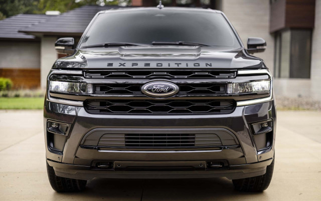 2022 Ford Expedition Stealth Performance