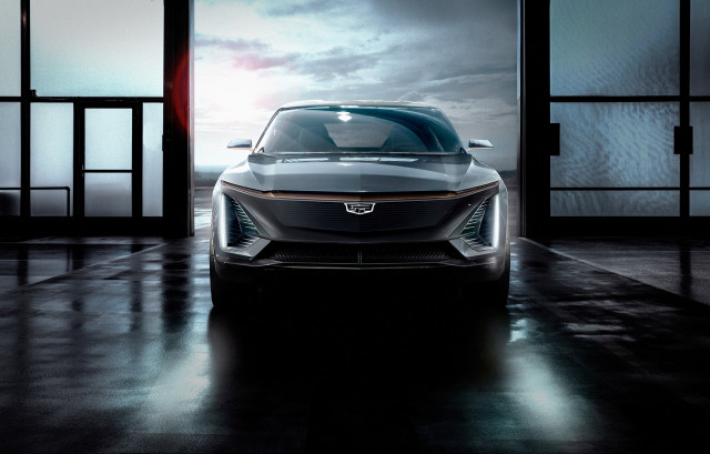 Future Cadillac long-range electric large luxury utility vehicle (rendering), 2019 Detroit auto sho