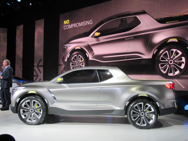 Hyundai Santa Cruz Crossover Truck Concept, 2015 Detroit Auto Show