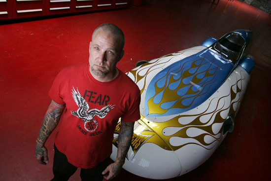 Jesse James with hydrogen land-speed record contender, by Spencer Weiner - Los Angeles Times