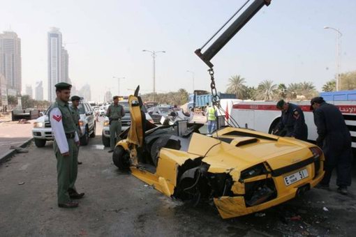 lamborghini_crash_3.jpg