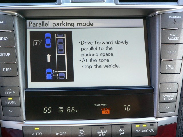 Active Parking Guidance System - in Lexus LS 600h Active Parking Guidance System - in Lexus LS 600h