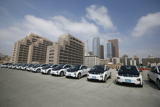 Los Angeles takes delivery of BMW i3 BEVs for LAPD use - 2016