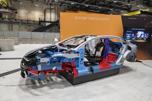 Mercedes-Benz EQS safety body