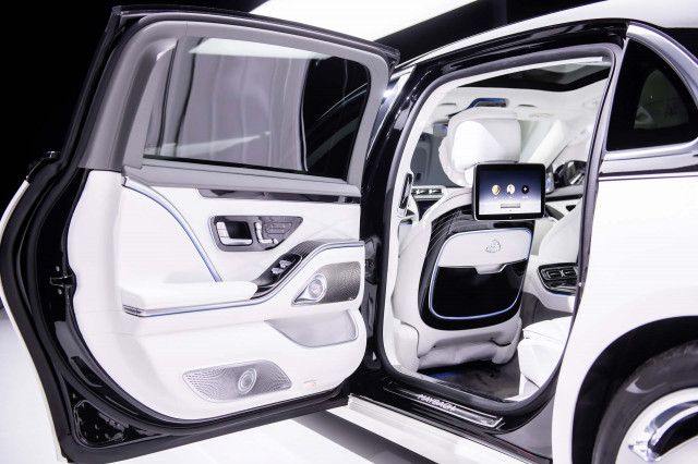 Preview 21 Mercedes Benz Maybach S Class Ready To Deliver Ultimate Luxury From 185 950