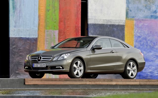 Mercedes-Benz Recalls 85,000 Vehicles For Power-Steering Leak post image