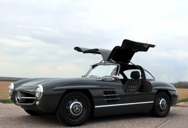 This Mercedes Benz 300sl Gullwing Isn T What It Appears To Be - mercedes benz 300sl openable gullwing doors roblox