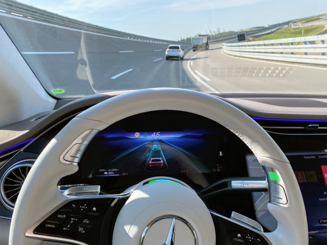 Mercedes Level 3 Drive Pilot tested