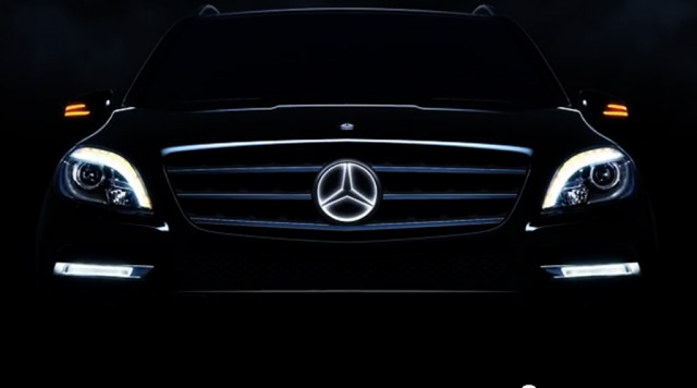 Mercedes' new illuminated star accessory