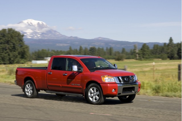 2010 nissan 2025 titan horsepower