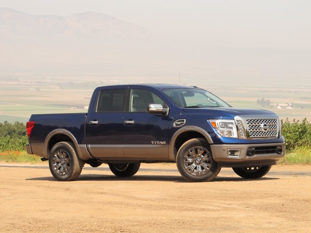 2017 Nissan Titan Review, Pricing, and Specs