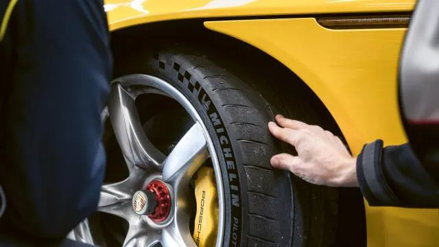 Porsche Carrera GT gets new Michelin tires