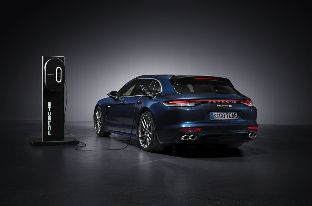 21 Porsche Panamera Preview Updated Range Includes New 4s E Hybrid And Turbo S Variants