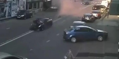 Russian crashes Nissan GT-R while passing on the right Russian crashes Nissan GT-R while passing on the right