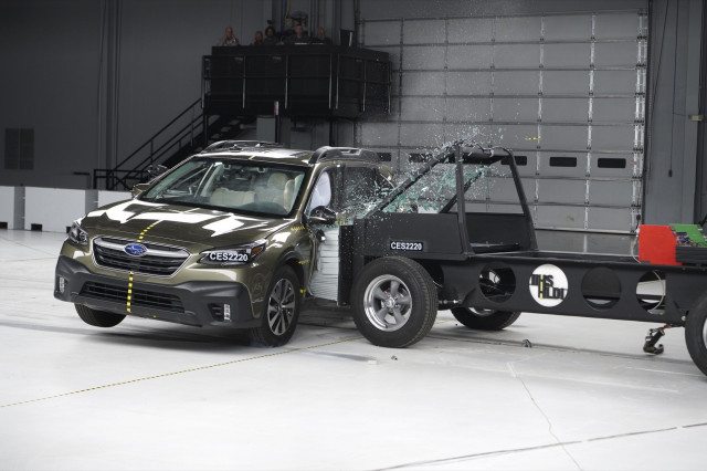The 2022 Subaru Outback rates "Good" in a new side-impact crash test performed by the IIHS. 