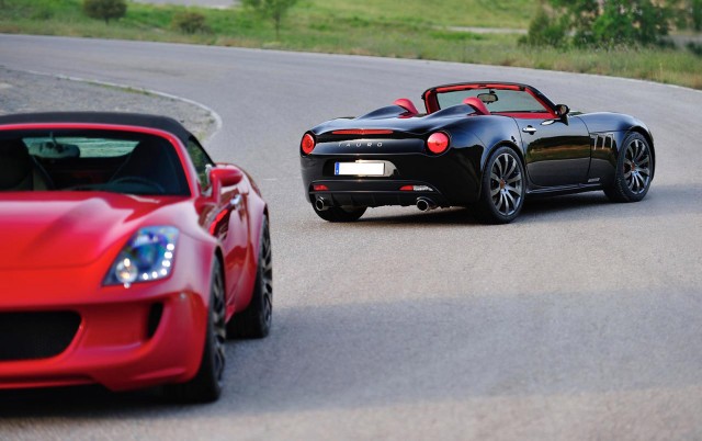 Tauro V8 Spider based on the Pontiac Solstice