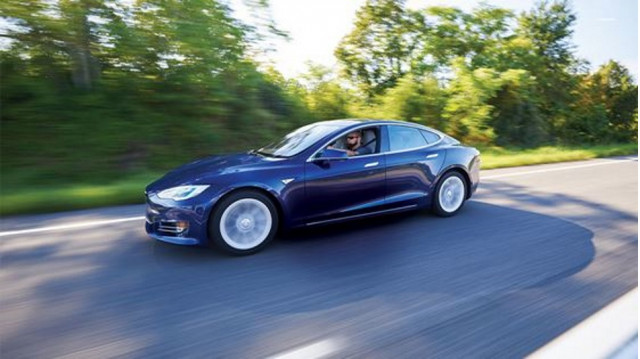 Tesla Model S Autopilot testing with IIHS [CREDIT: IIHS]