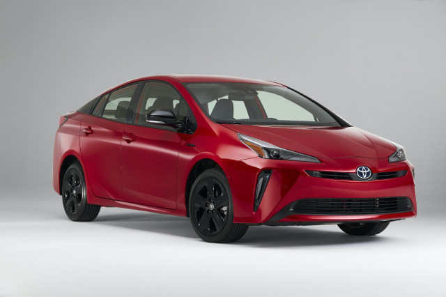 Toyota launches Prius 2020 Edition, AMG E 53 review, Tesla to leave California? What's New @ The Car Connection