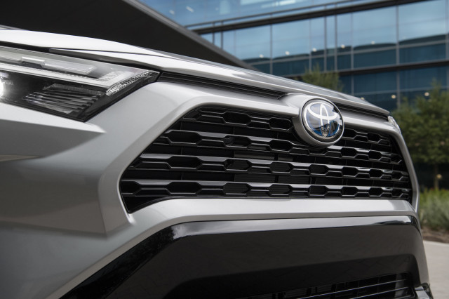 Newer Toyota and Lexus hybrids recalled for stability control issue