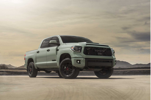 351 New Look 2013 vs 2014 toyota tundra Desktop Background