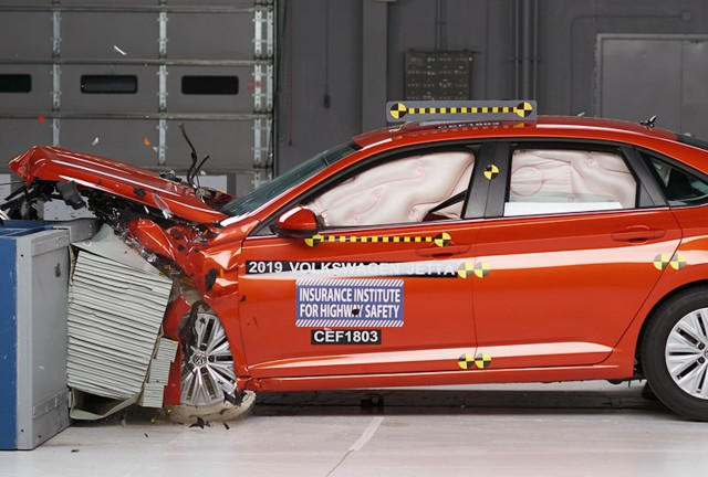 2019 VW Jetta aces IIHS crash tests but headlights remain sore spot