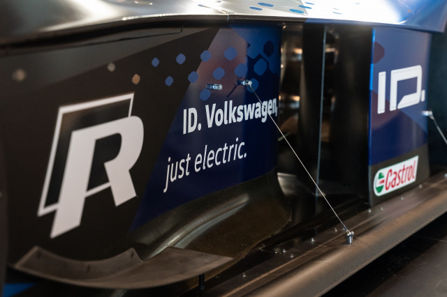 Get a closer look at the Volkswagen ID R's battery technology